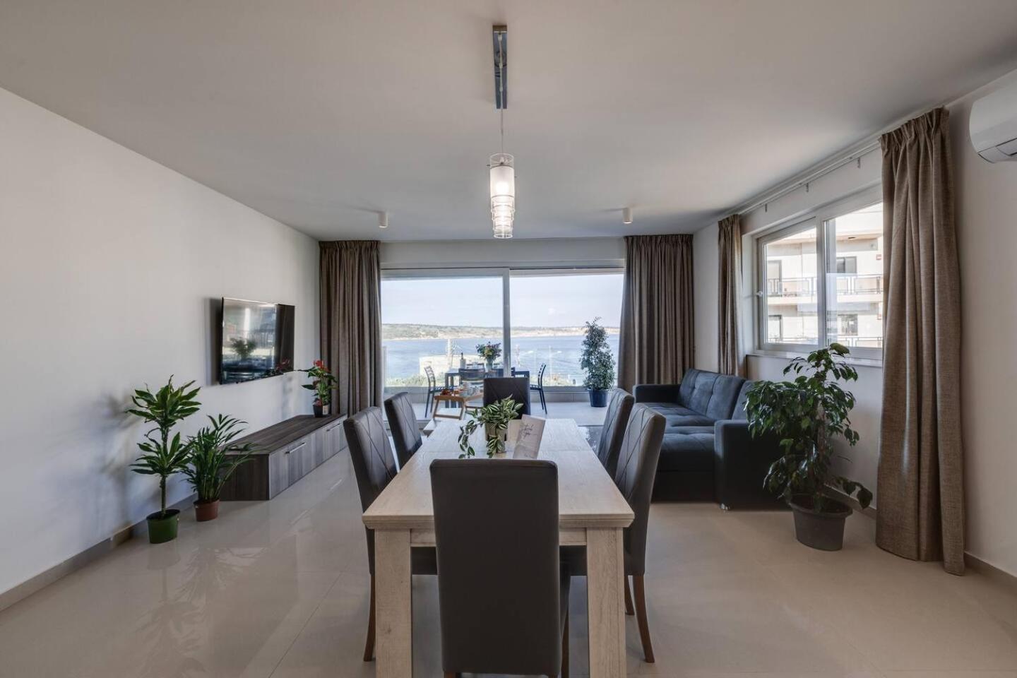 9Ten11 Seafront By Homely Mellieha Ngoại thất bức ảnh